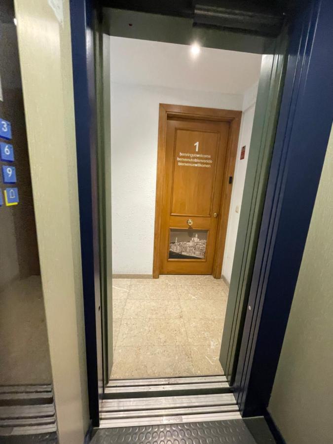 Modern Apartment In The Heart Of Old Town Gerona Buitenkant foto